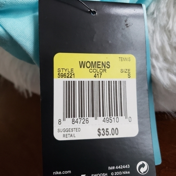 Nike Women's V-Neck Teeshirt - Picture 5 of 5